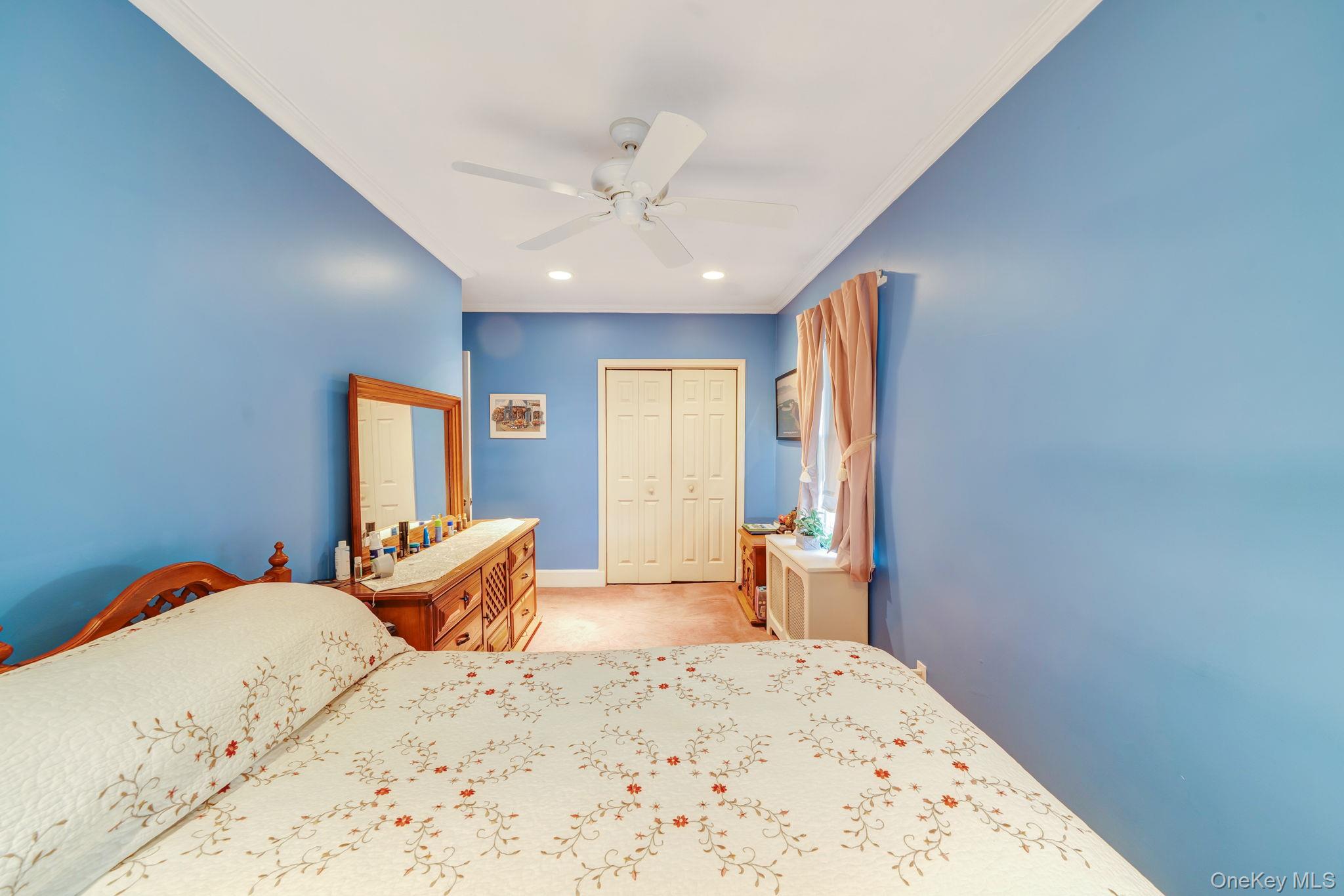 4 W William Street, Bay Shore, NY 11706