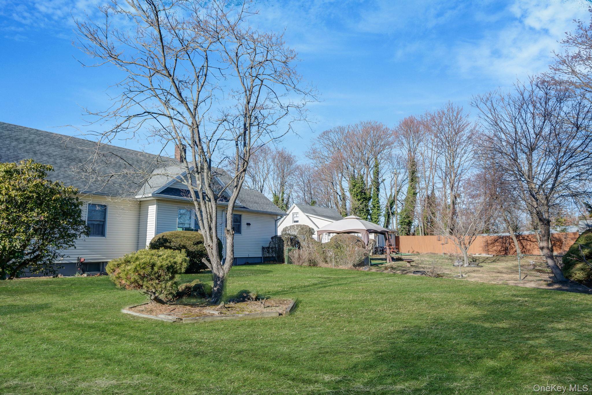 4 W William Street, Bay Shore, NY 11706