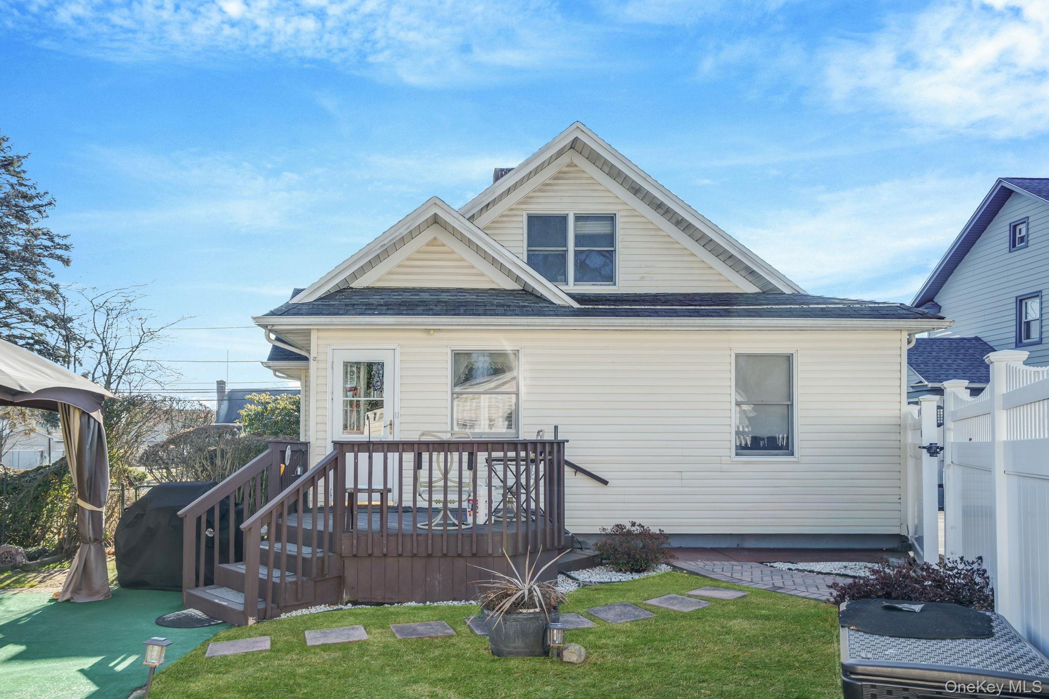 4 W William Street, Bay Shore, NY 11706