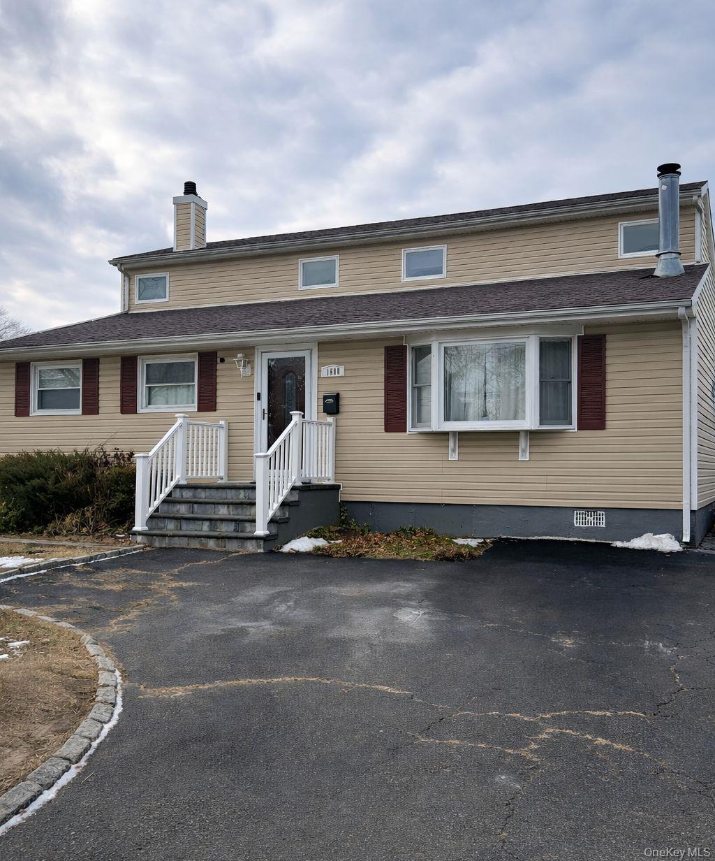 Bay Shore, NY 11706