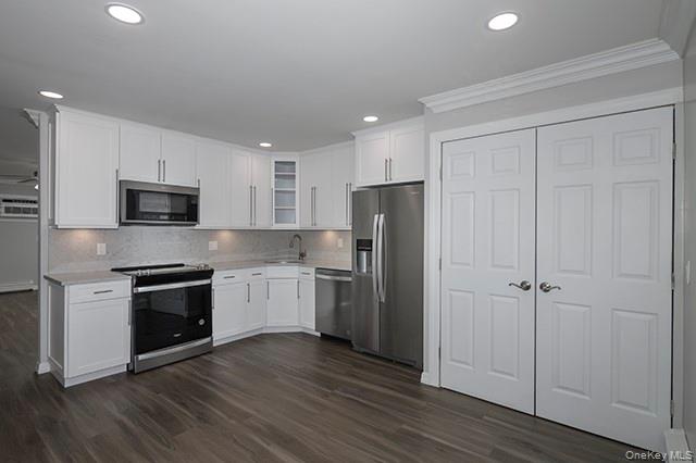 298 Cassa Loop # 298, Holtsville, NY 11742