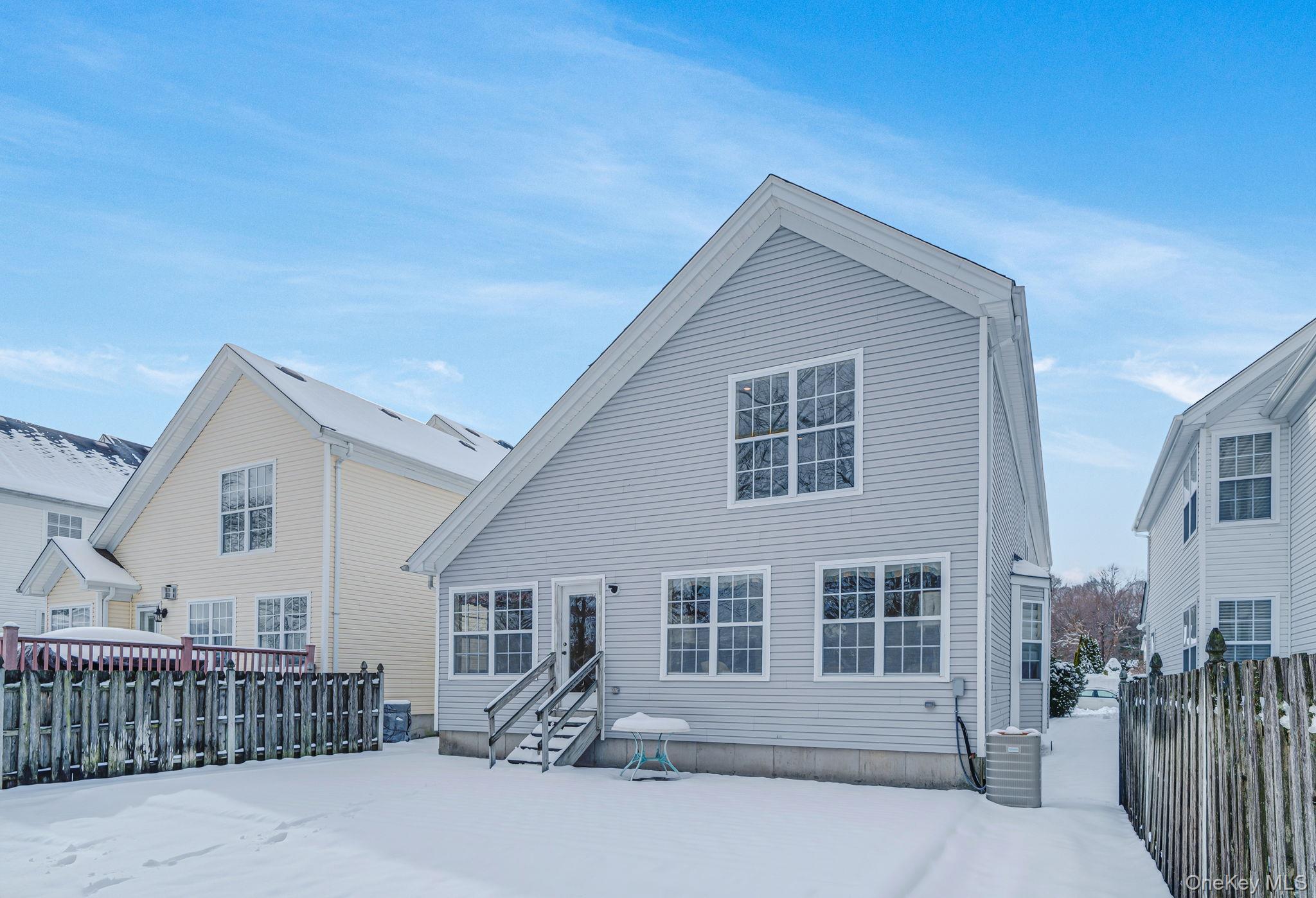 48 Kate Circle, Middle Island, NY 11953