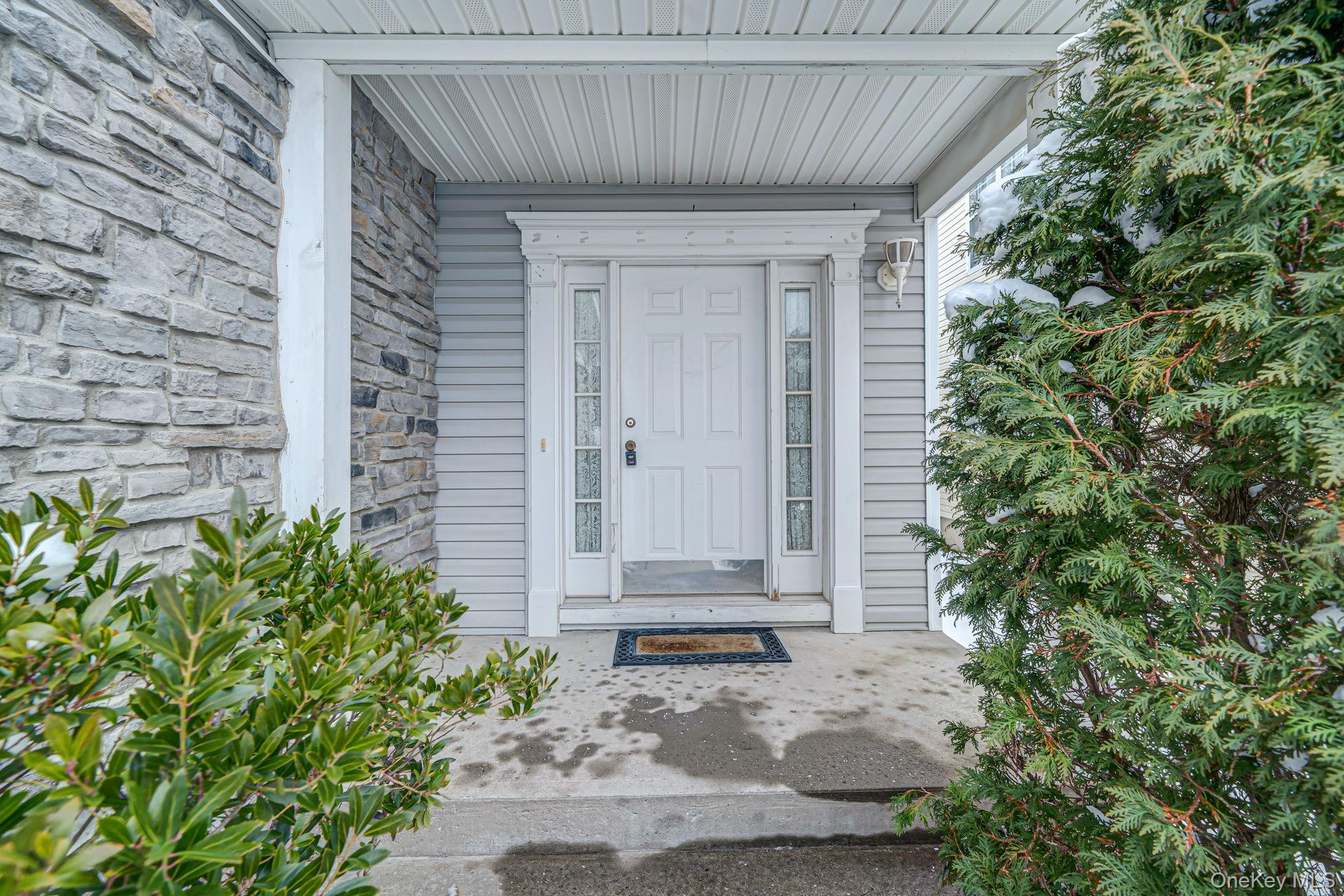 48 Kate Circle, Middle Island, NY 11953