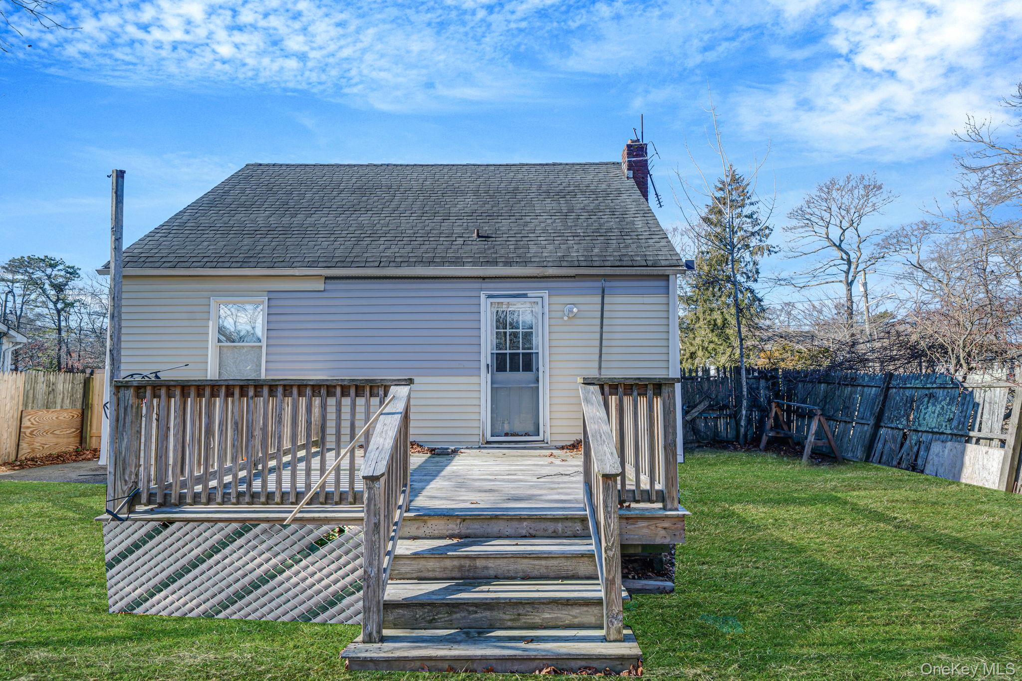 476 Revilo Avenue, Shirley, NY 11967