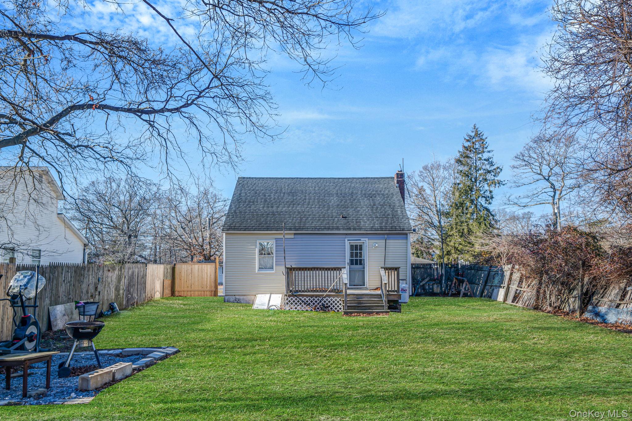 476 Revilo Avenue, Shirley, NY 11967