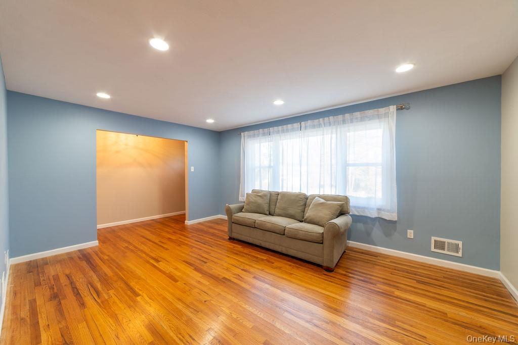 3 Gottlieb Drive, Pearl River, NY 10965