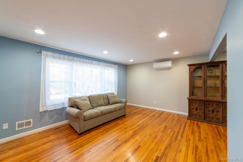 3 Gottlieb Drive, Pearl River, NY 10965