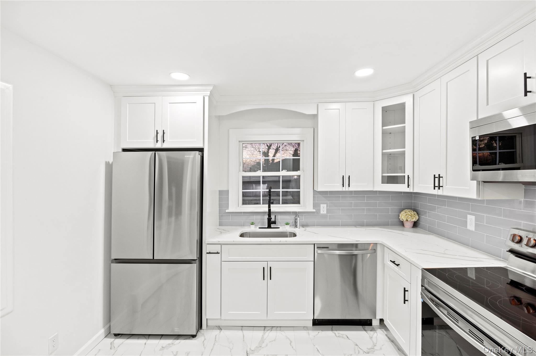 25 Lincoln Avenue, Lake Ronkonkoma, NY 11779