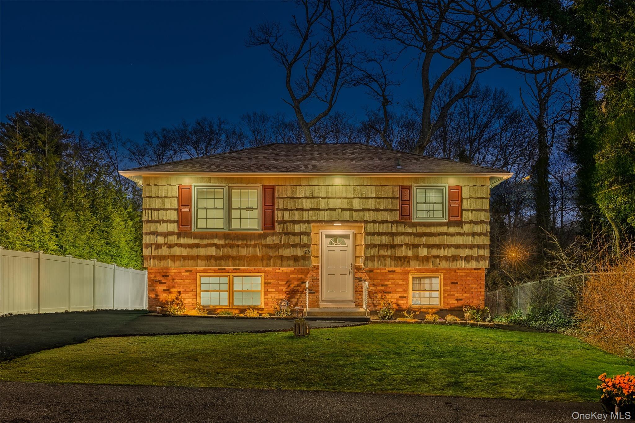 25 Lincoln Avenue, Lake Ronkonkoma, NY 11779