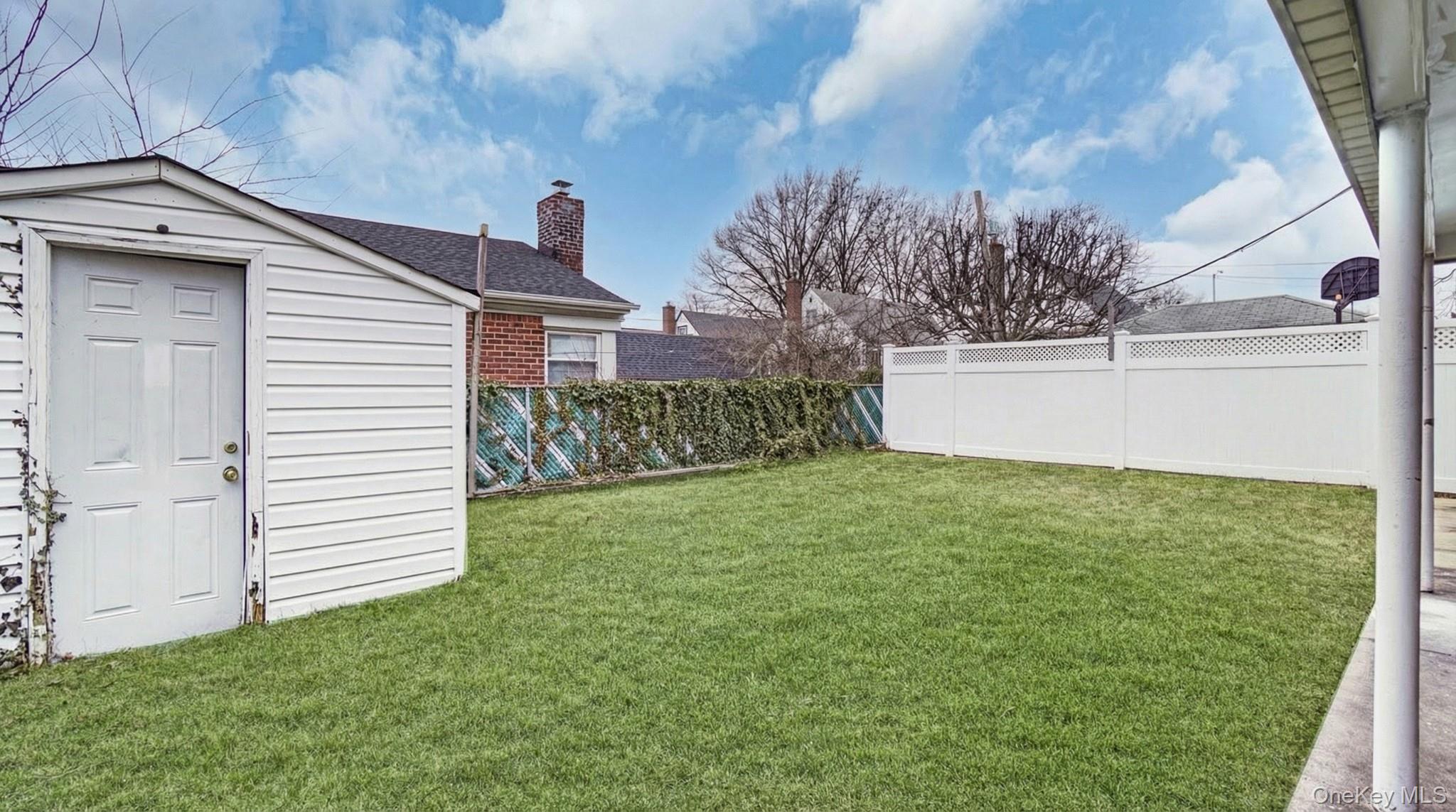 8268 Little Neck Parkway, Floral Park, NY 11004