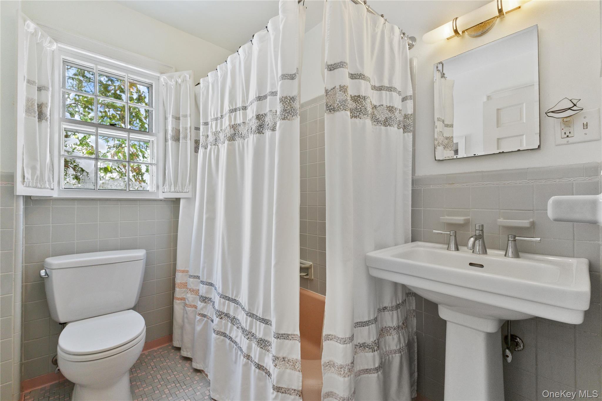 32 Harrison Drive, Larchmont, NY 10538