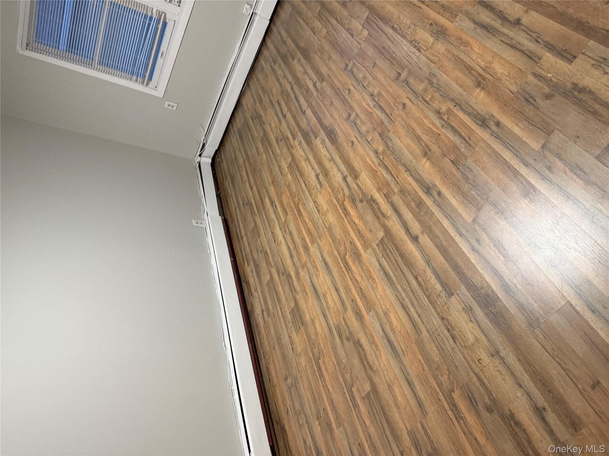 18 Leach Street, Lynbrook, NY 11563