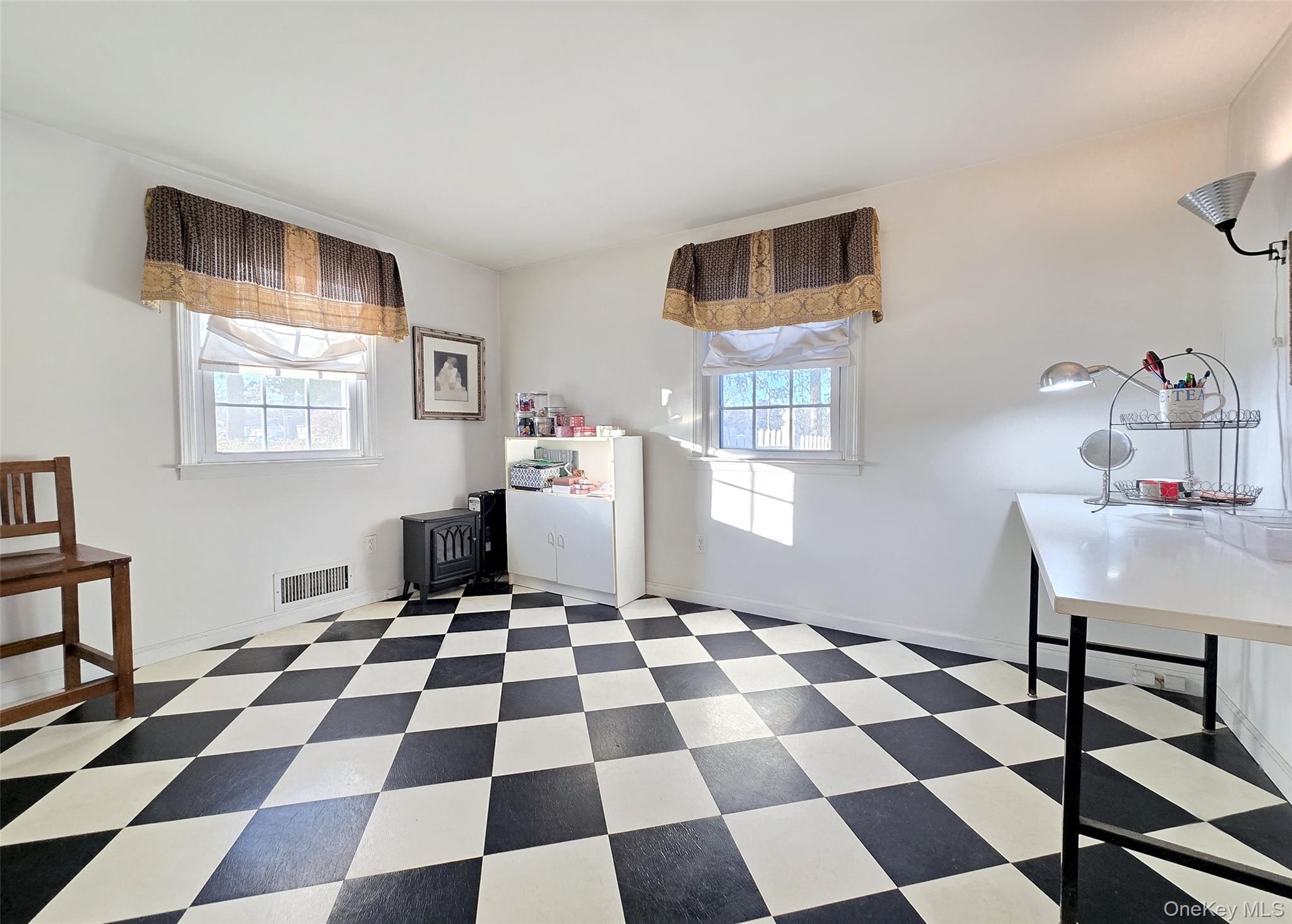 1435 Broadway Avenue, Holbrook, NY 11741