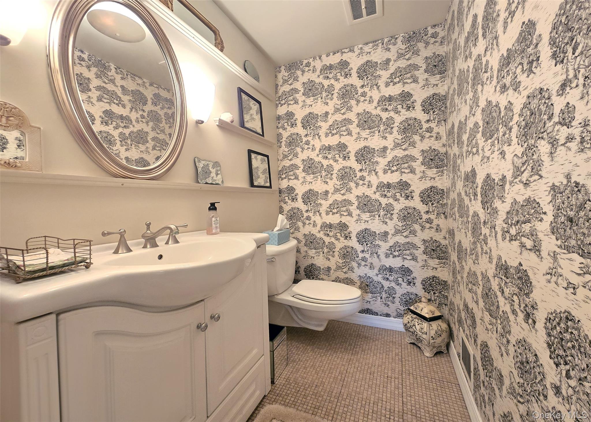 1435 Broadway Avenue, Holbrook, NY 11741