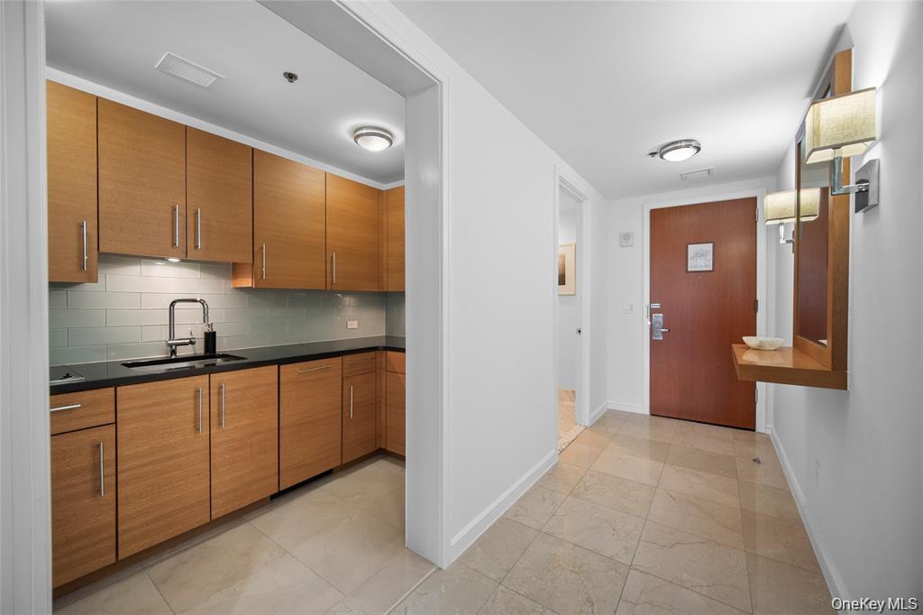 1 Renaissance Square # 10A, White Plains, NY 10601