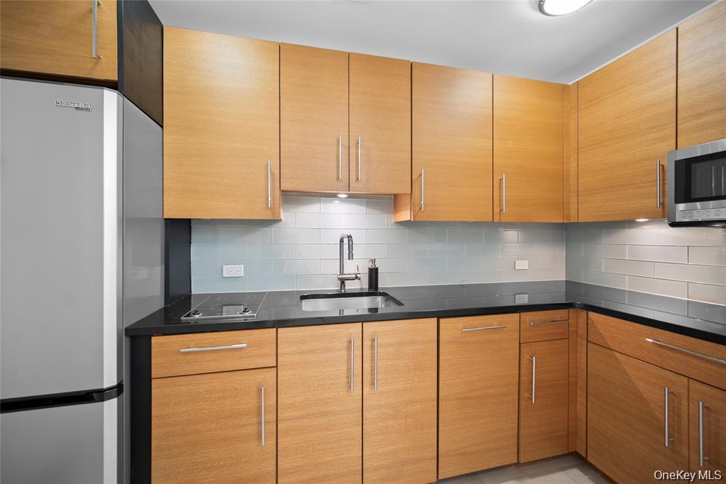 1 Renaissance Square # 10A, White Plains, NY 10601