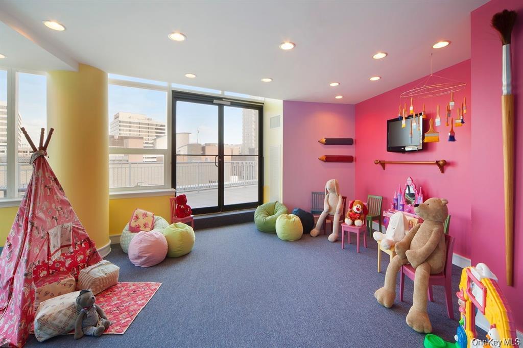 1 Renaissance Square # 10E, White Plains, NY 10601