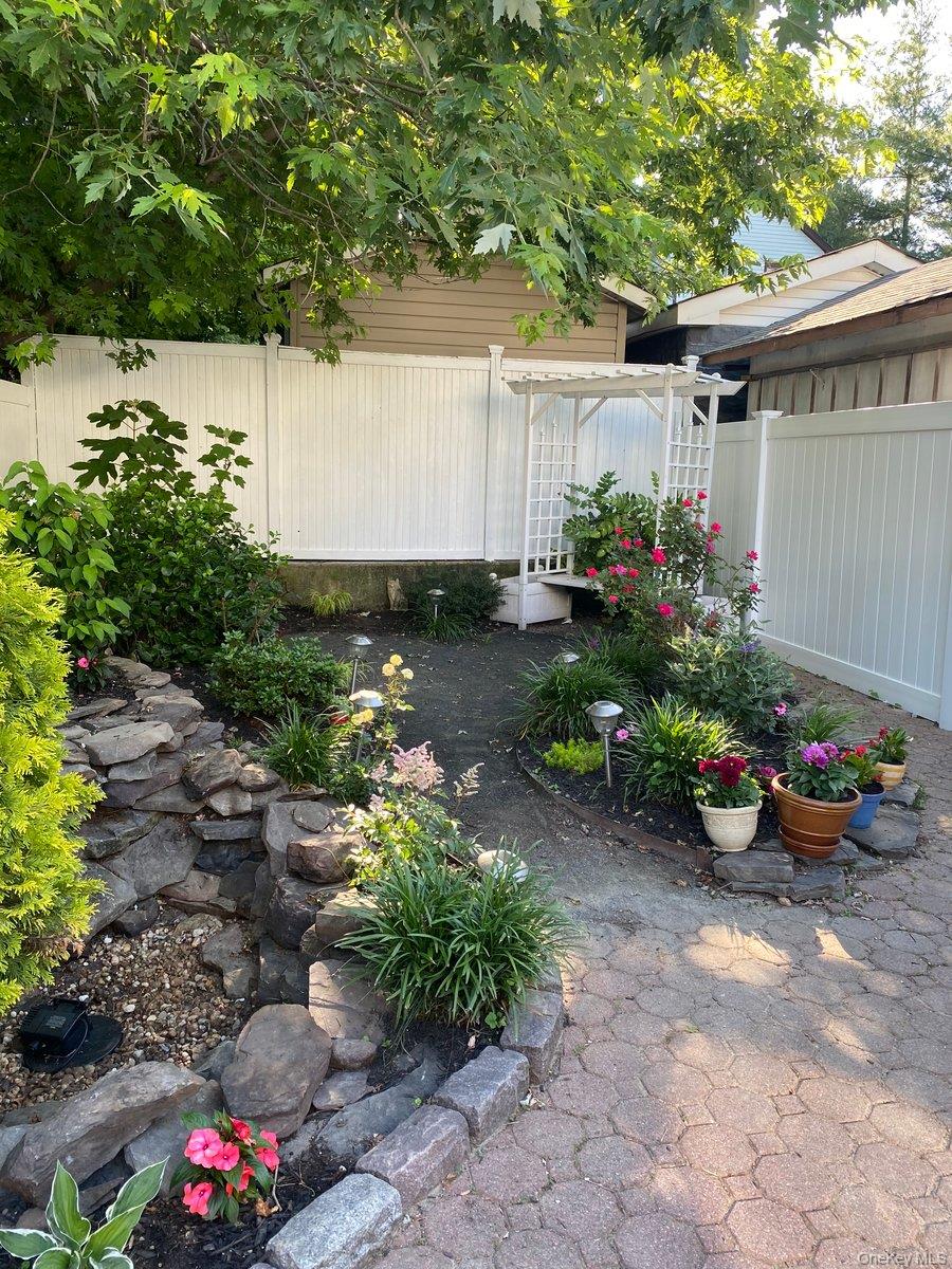 43-25 218th Street, Bayside, NY 11361