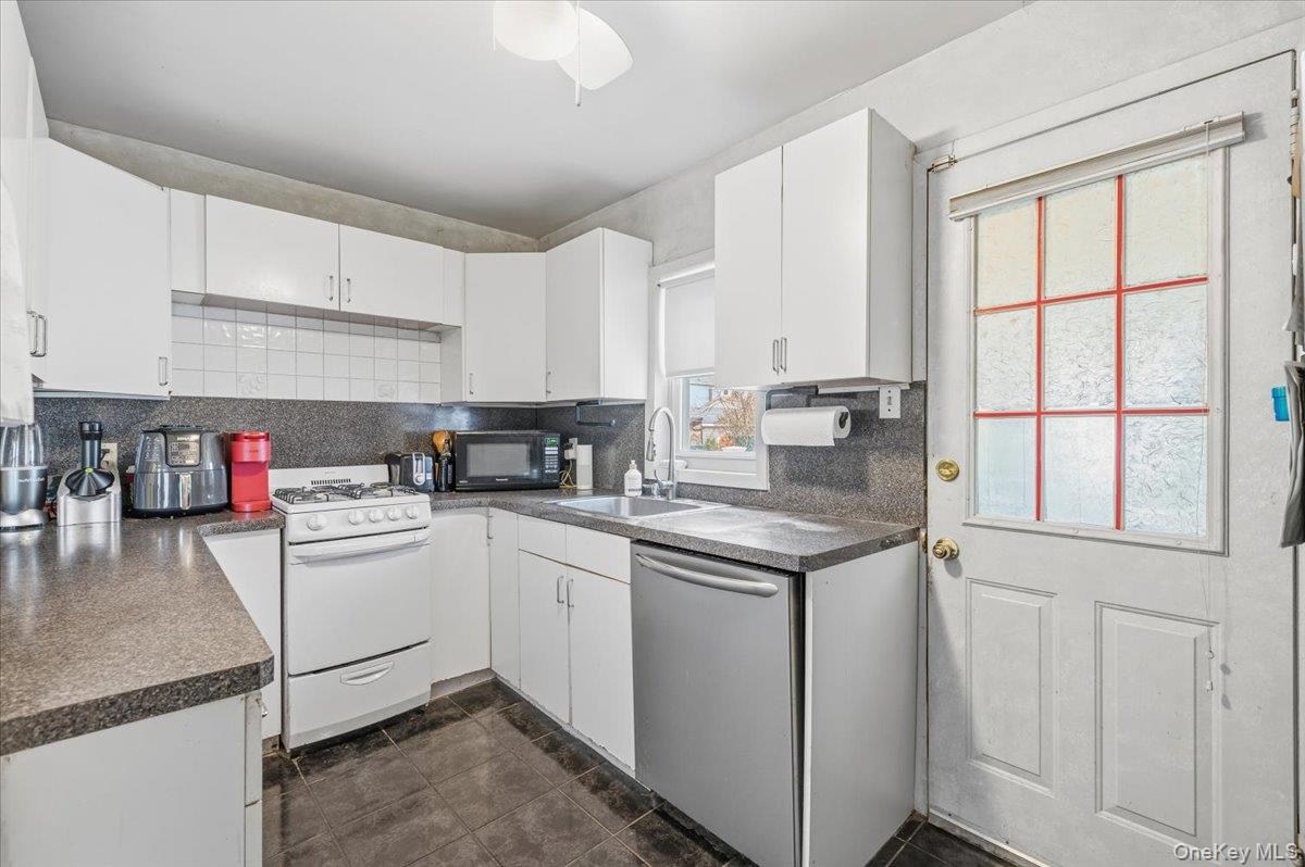 43-25 218th Street, Bayside, NY 11361