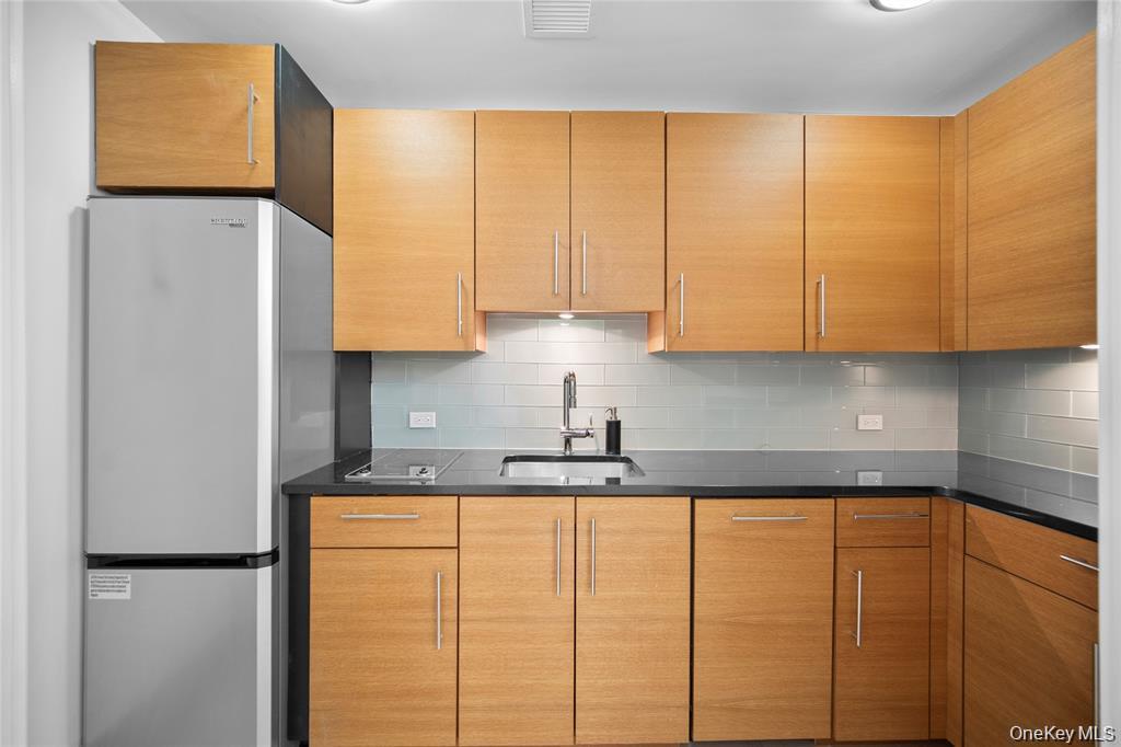 1 Renaissance Square # 10F, White Plains, NY 10601