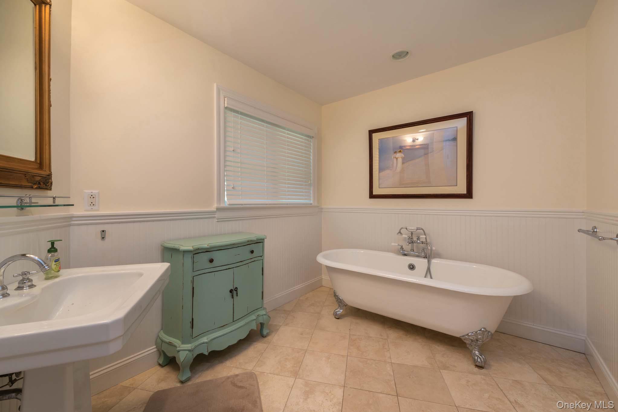 15 Chatfields Ridge Road, East Hampton, NY 11937