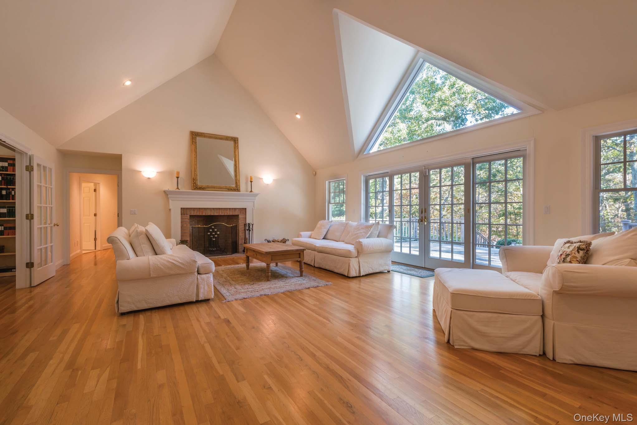 15 Chatfields Ridge Road, East Hampton, NY 11937