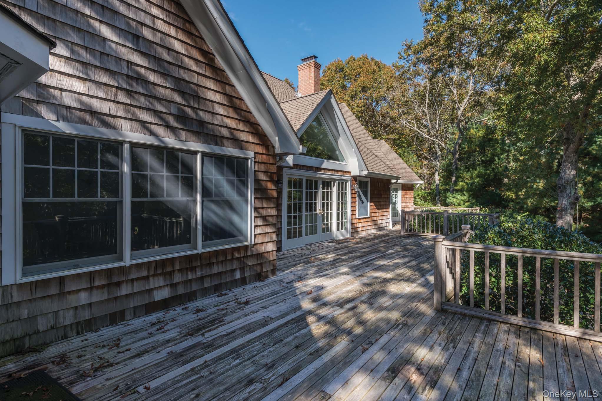 15 Chatfields Ridge Road, East Hampton, NY 11937