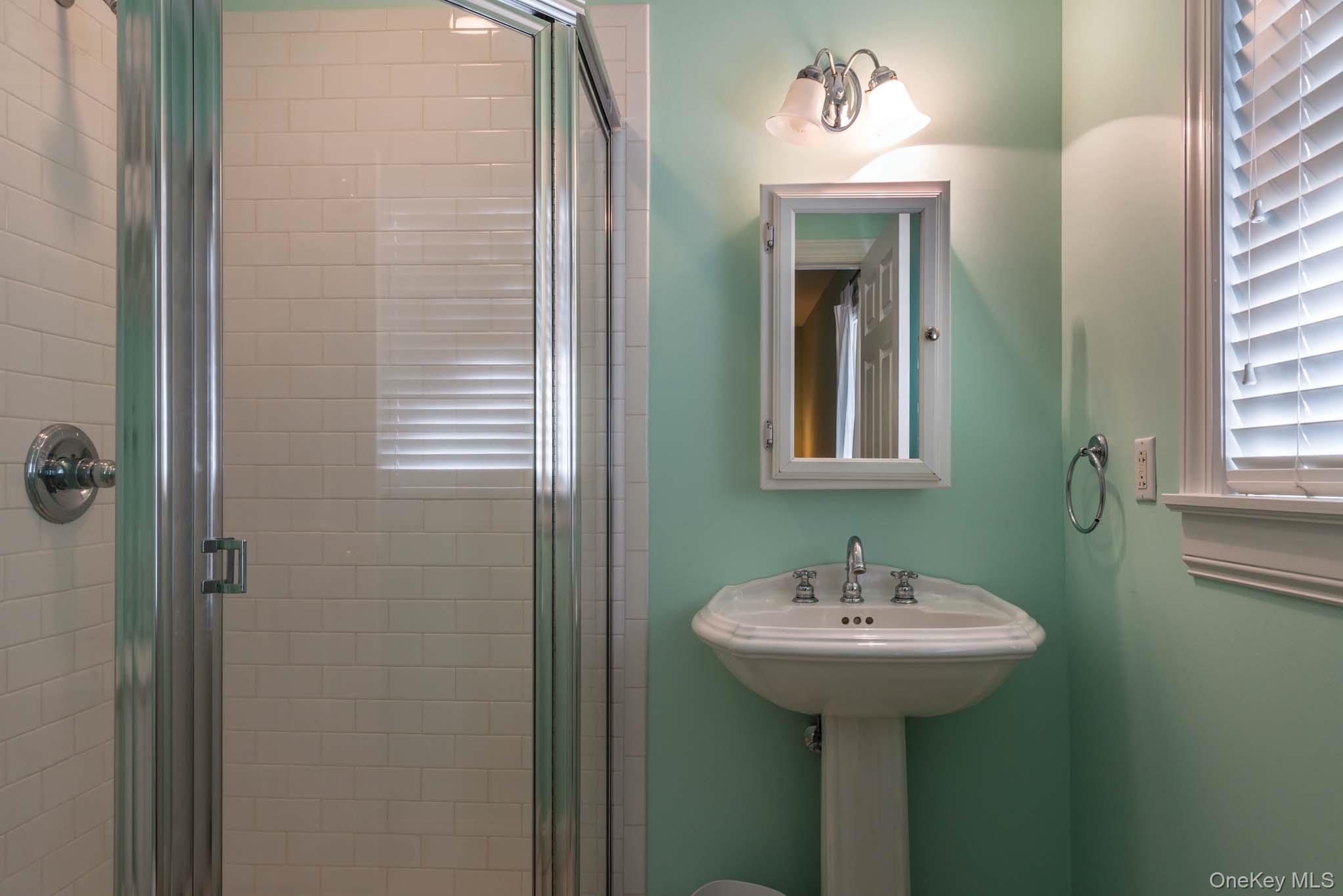 15 Chatfields Ridge Road, East Hampton, NY 11937