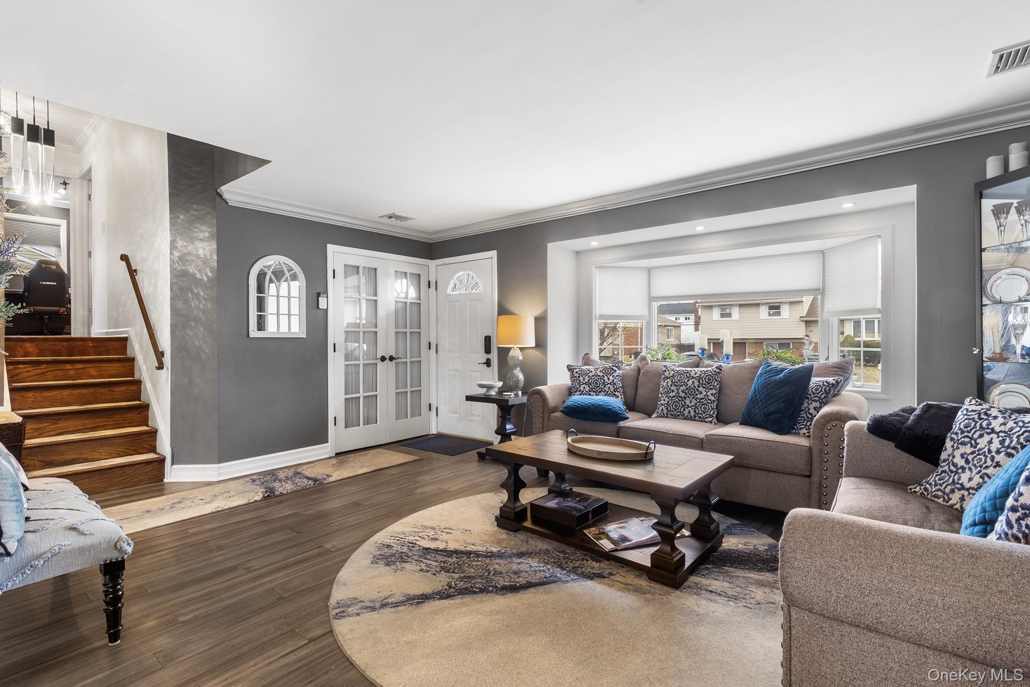 44 Colony Lane, Syosset, NY 11791