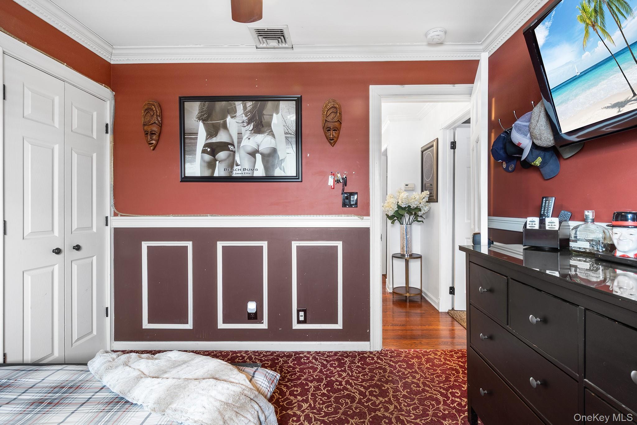 44 Colony Lane, Syosset, NY 11791