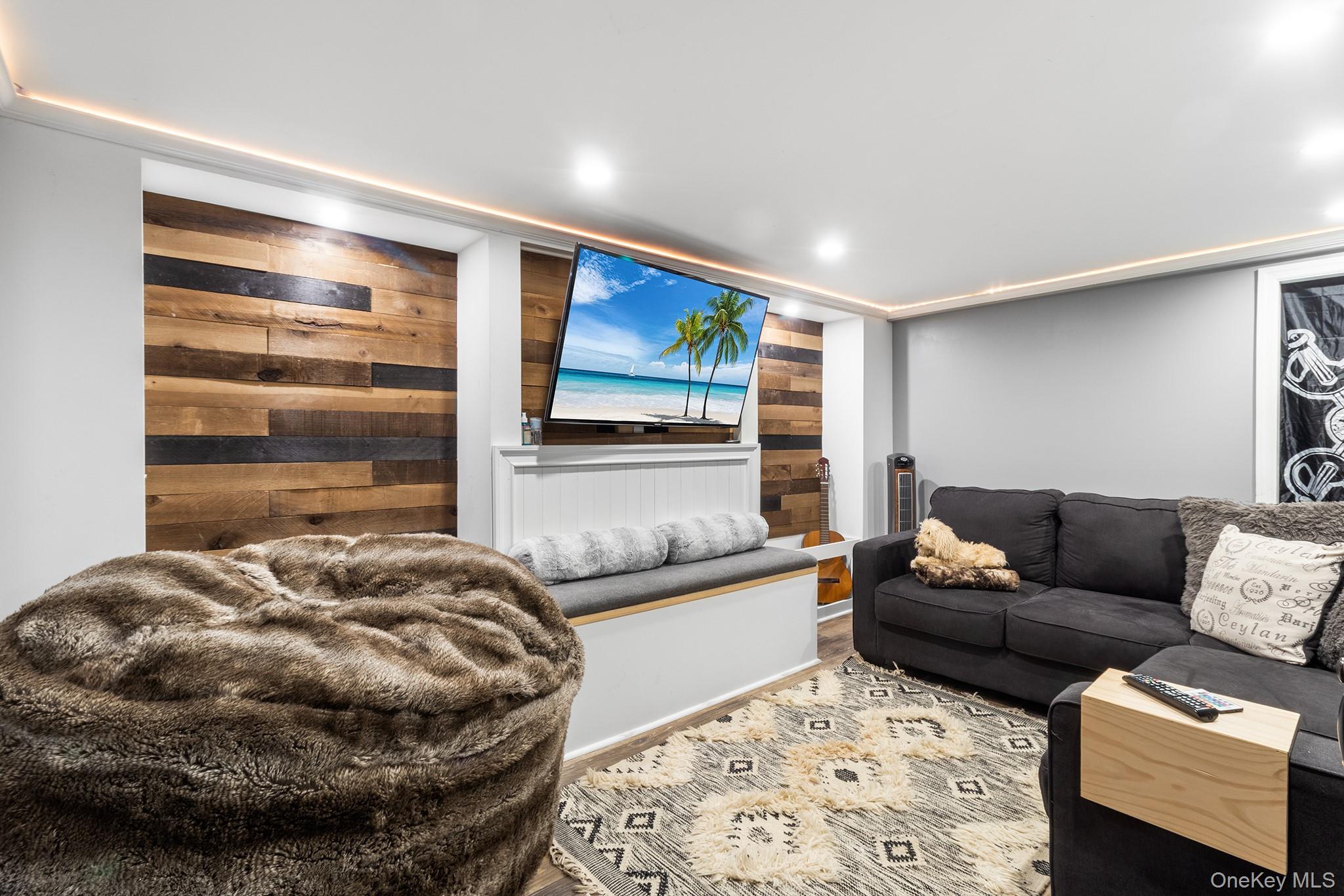 44 Colony Lane, Syosset, NY 11791