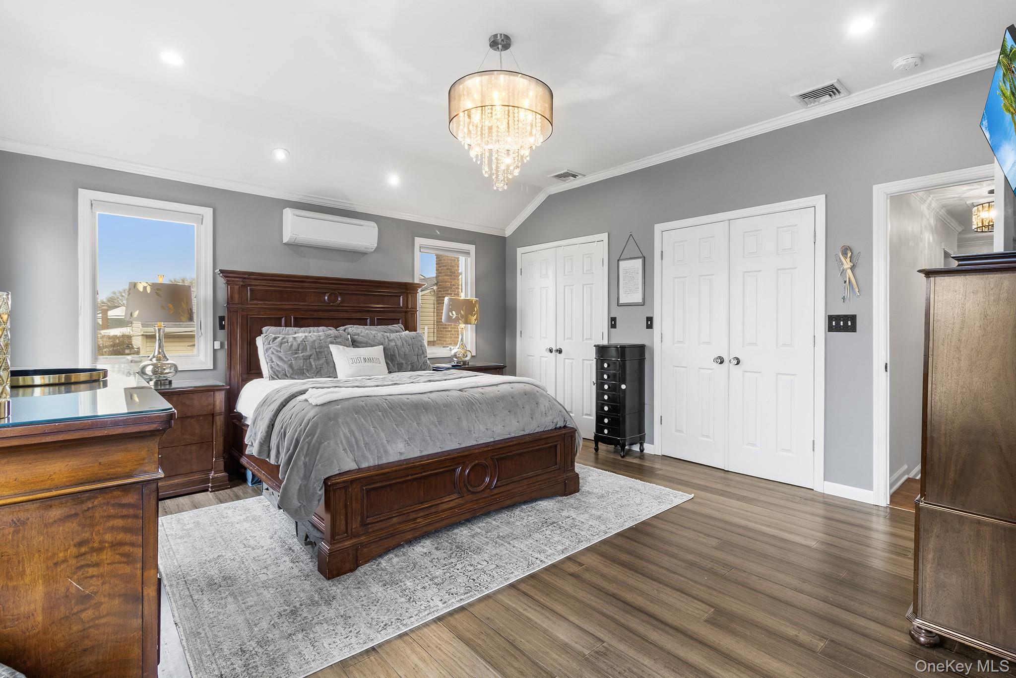 44 Colony Lane, Syosset, NY 11791