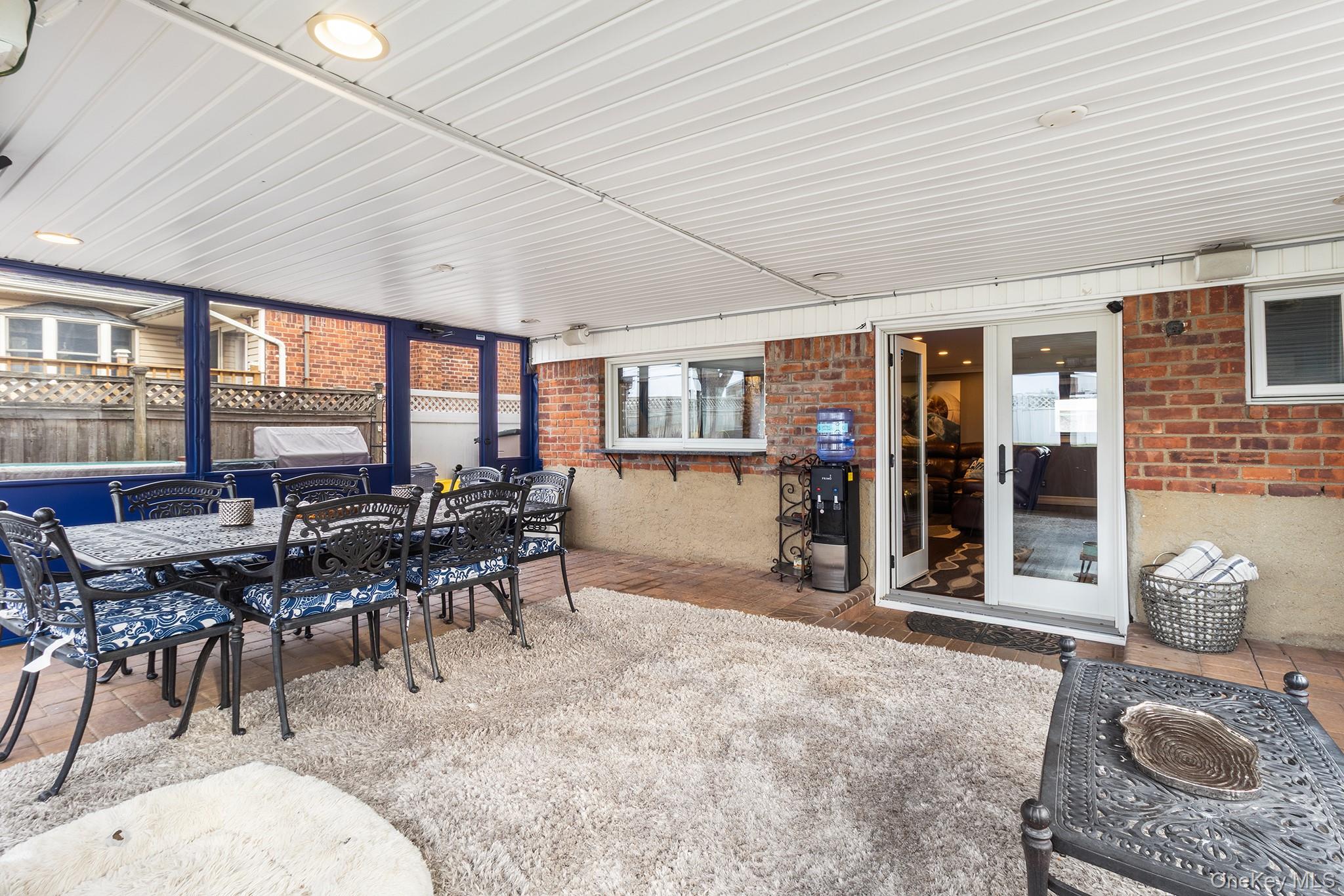 44 Colony Lane, Syosset, NY 11791