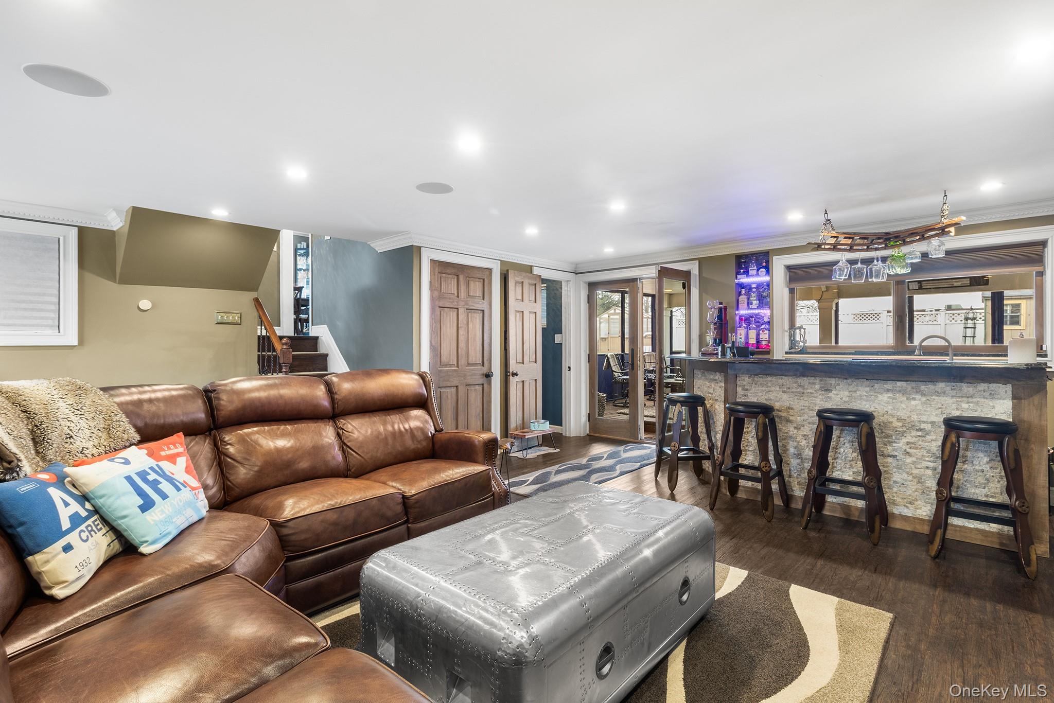 44 Colony Lane, Syosset, NY 11791