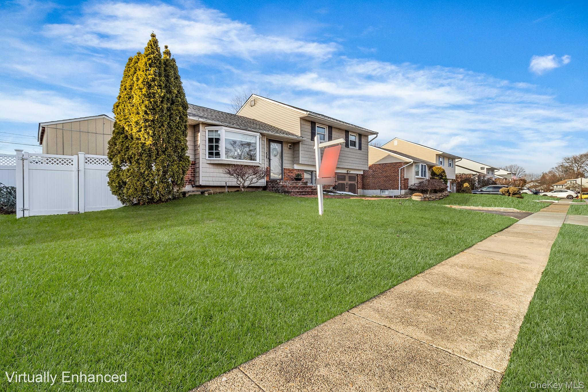 44 Colony Lane, Syosset, NY 11791