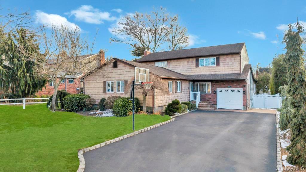 274 Collington Drive, Ronkonkoma, NY 11779