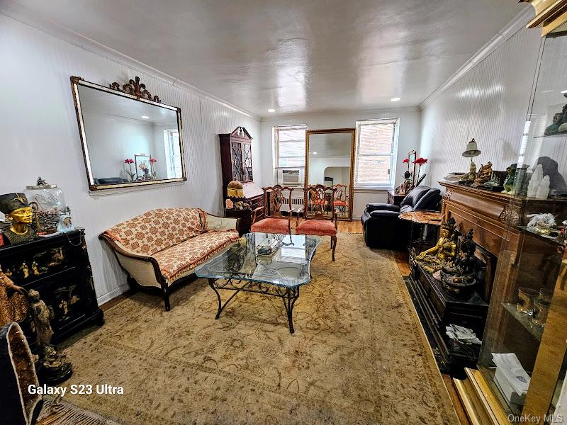 76-10 34th Avenue # 2M, Jackson Heights, NY 11372