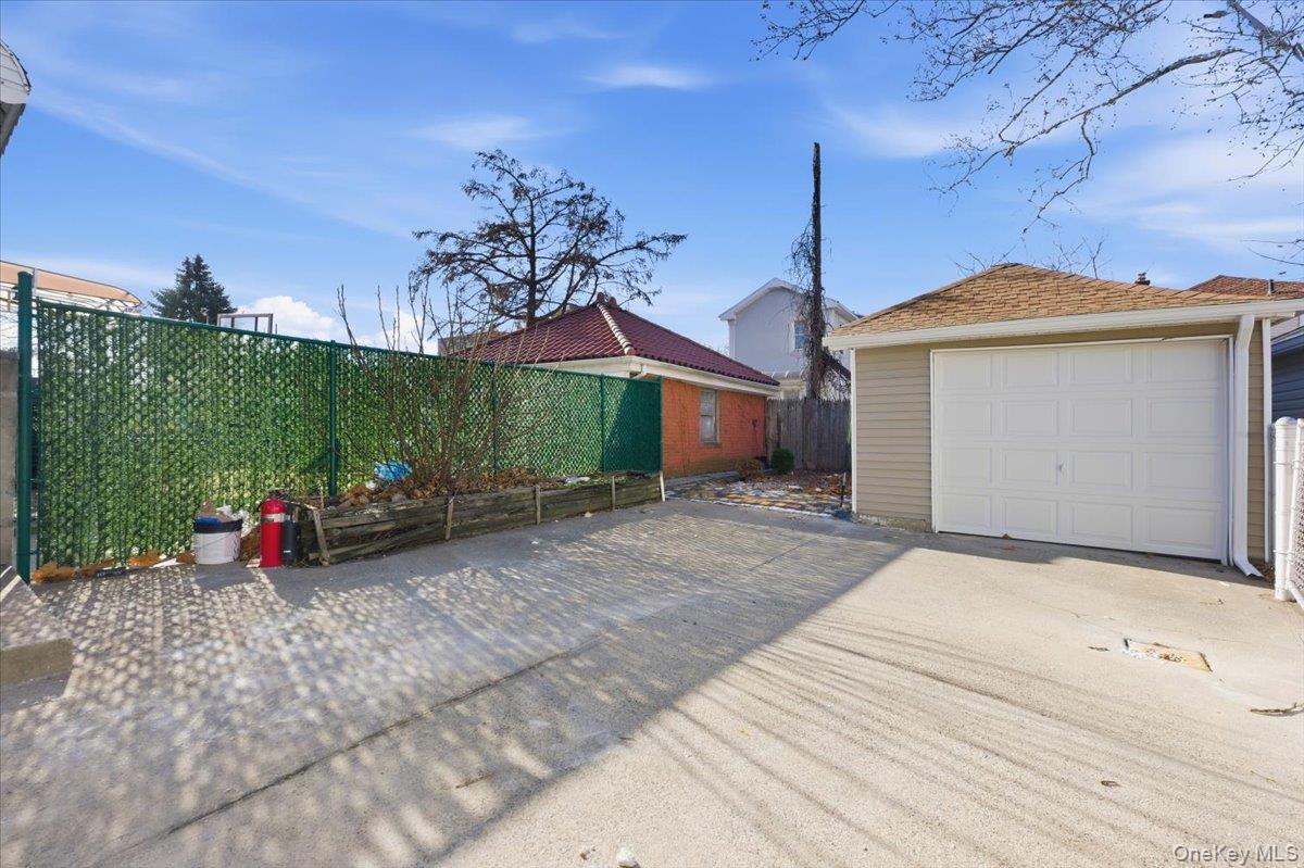 1833 Hone Avenue, Bronx, NY 10461