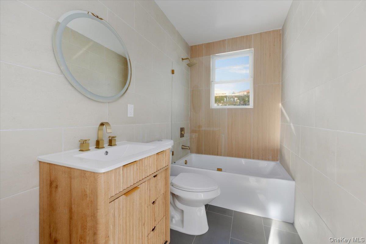 1833 Hone Avenue, Bronx, NY 10461