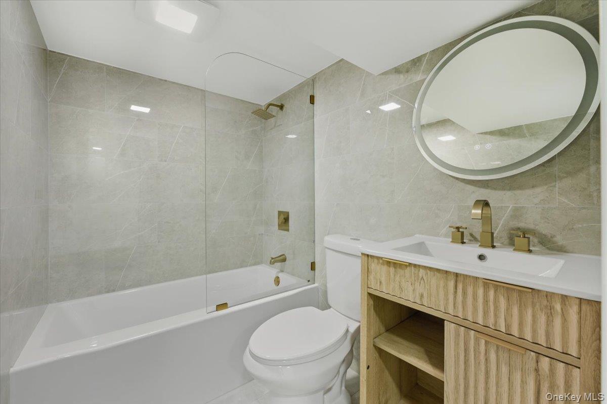 1833 Hone Avenue, Bronx, NY 10461