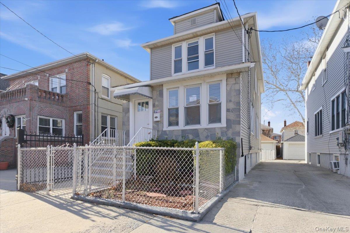 1833 Hone Avenue, Bronx, NY 10461