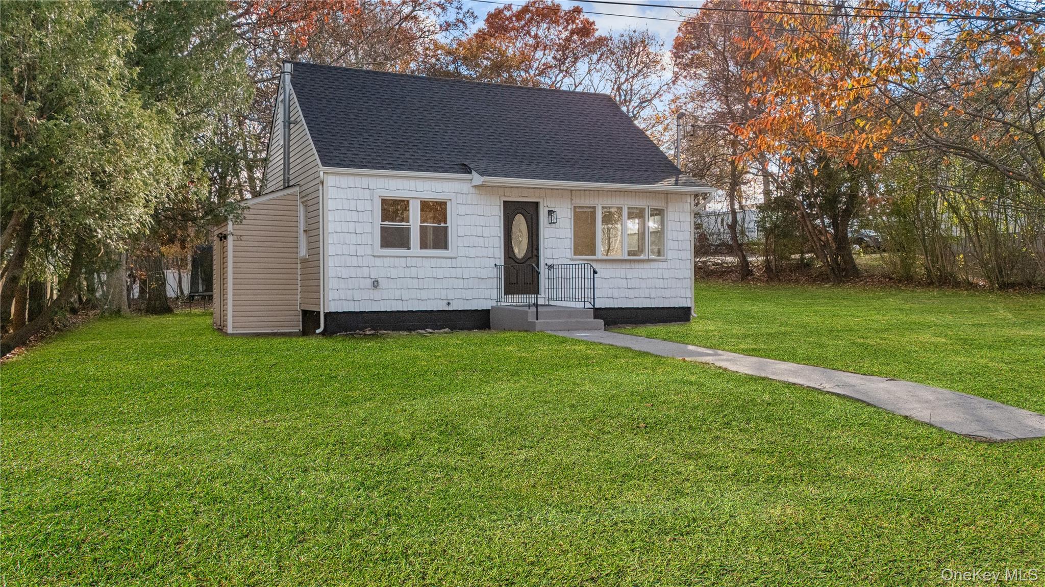 78 Carr Lane, Coram, NY 11727