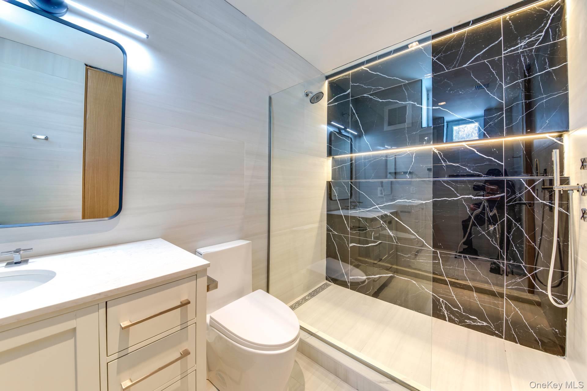 18 Sarahs Way, East Hampton, NY 11937