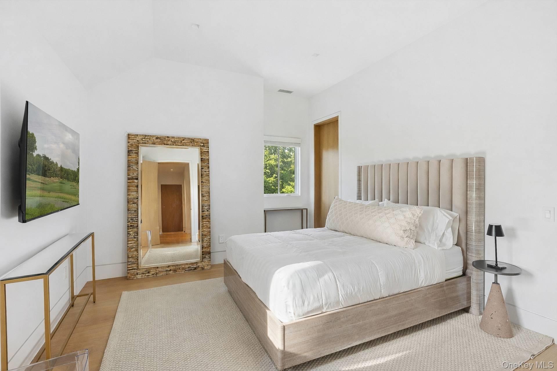 18 Sarahs Way, East Hampton, NY 11937