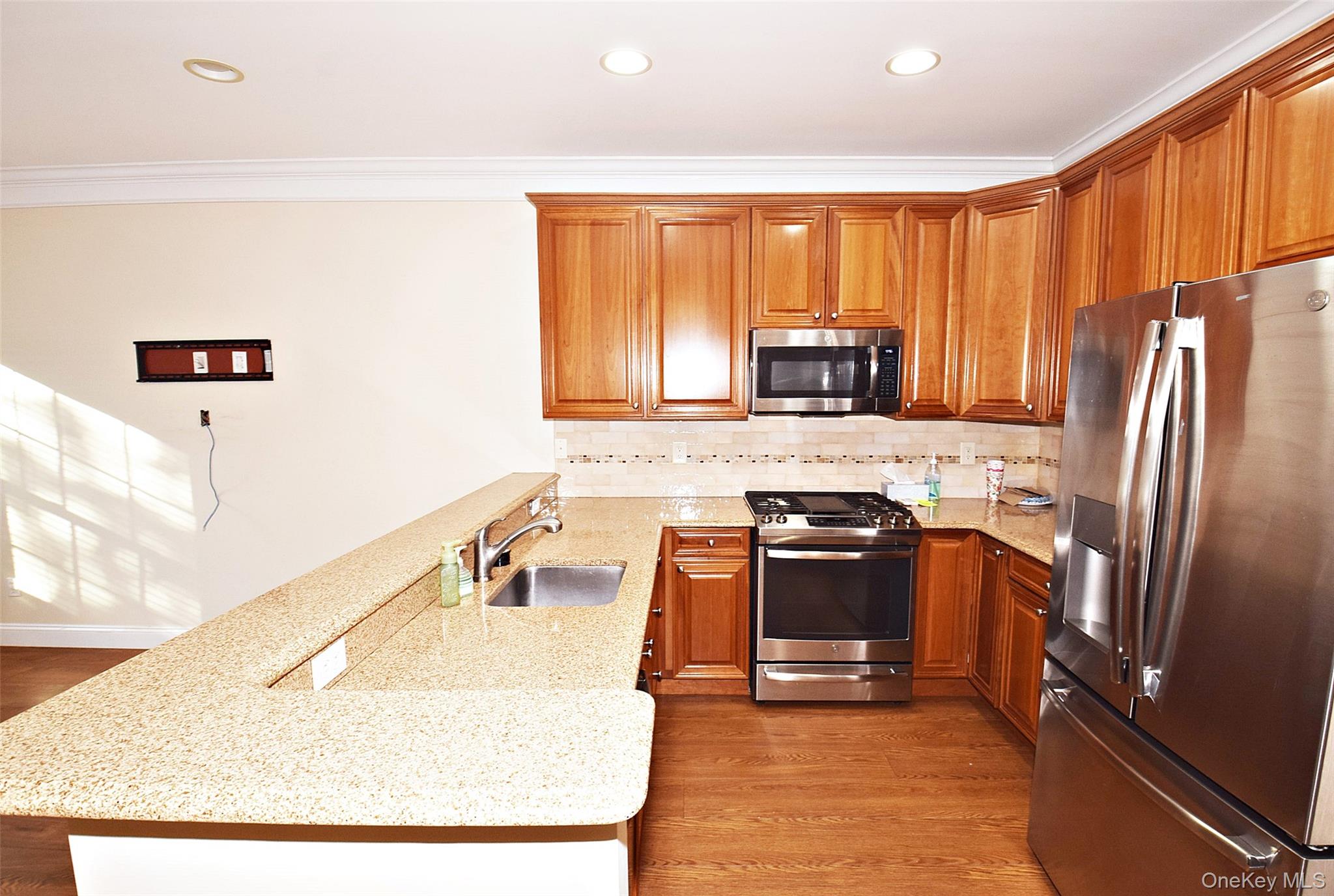 21 Virginia Pine # 21, Bay Shore, NY 11706