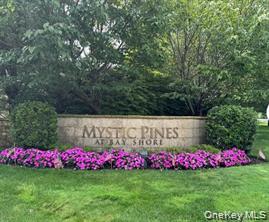 21 Virginia Pine Lane Lane # 21, Bay Shore, NY 11706