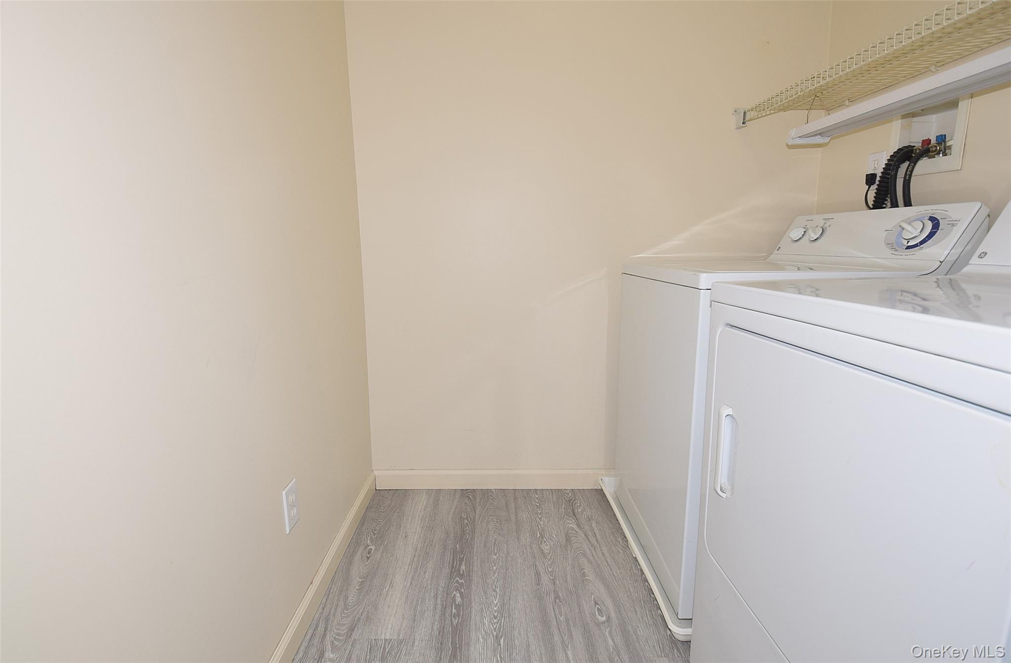 21 Virginia Pine # 21, Bay Shore, NY 11706