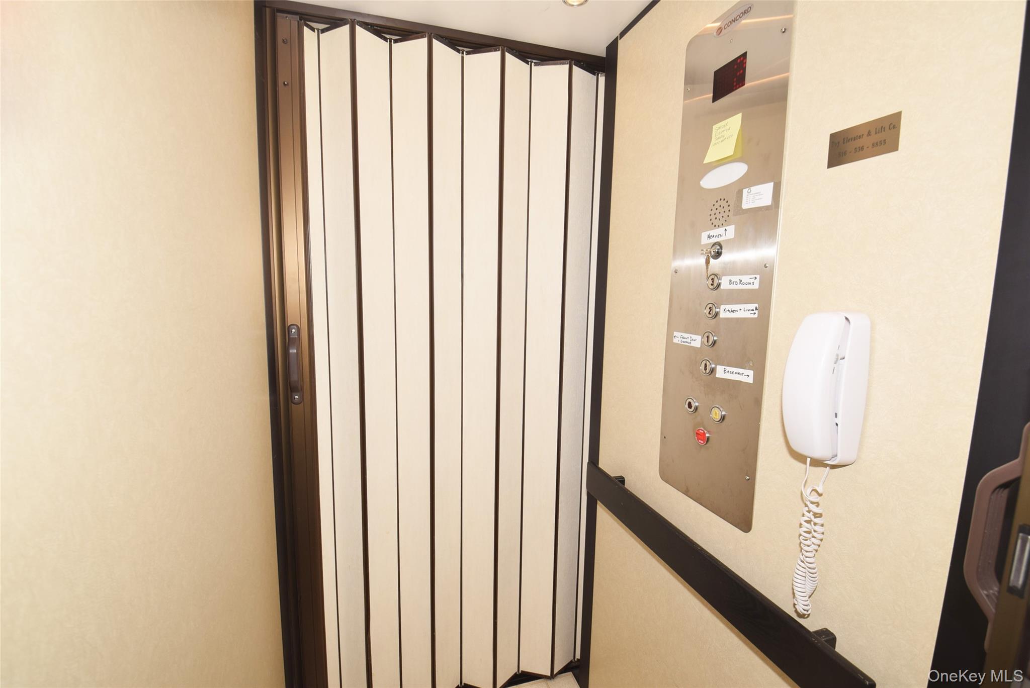 21 Virginia Pine # 21, Bay Shore, NY 11706