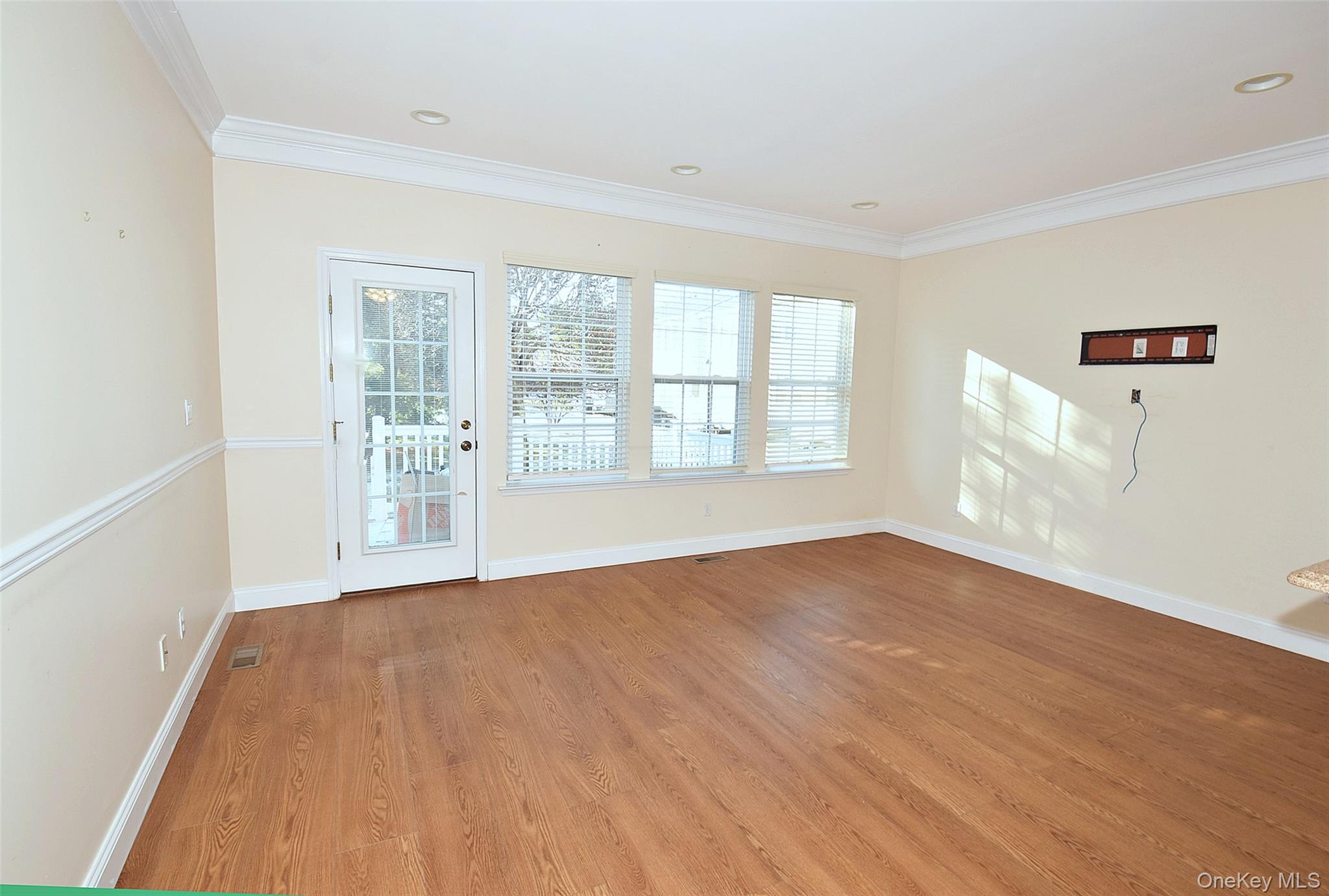 21 Virginia Pine # 21, Bay Shore, NY 11706