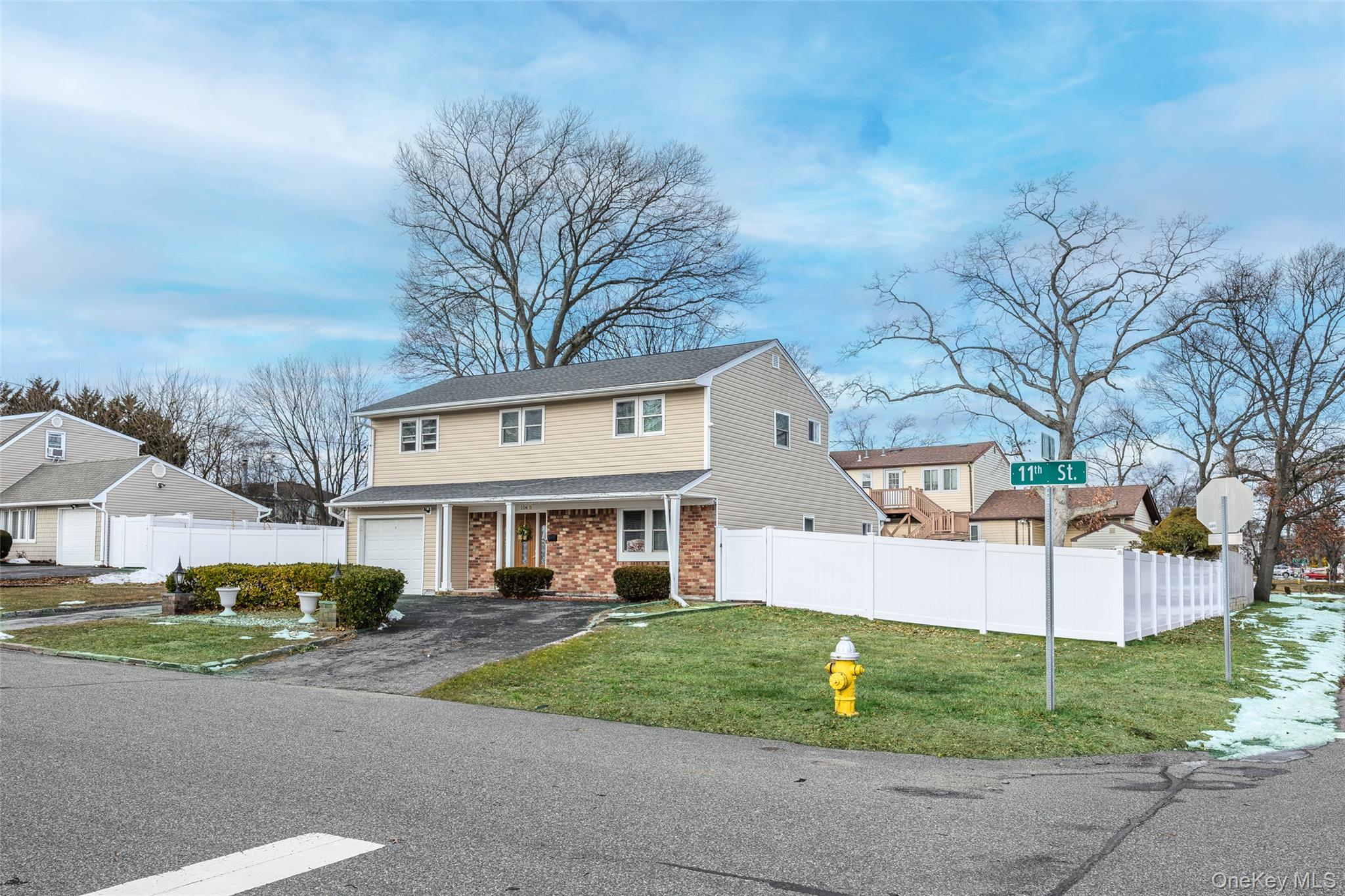 1042 11th Street, West Babylon, NY 11704